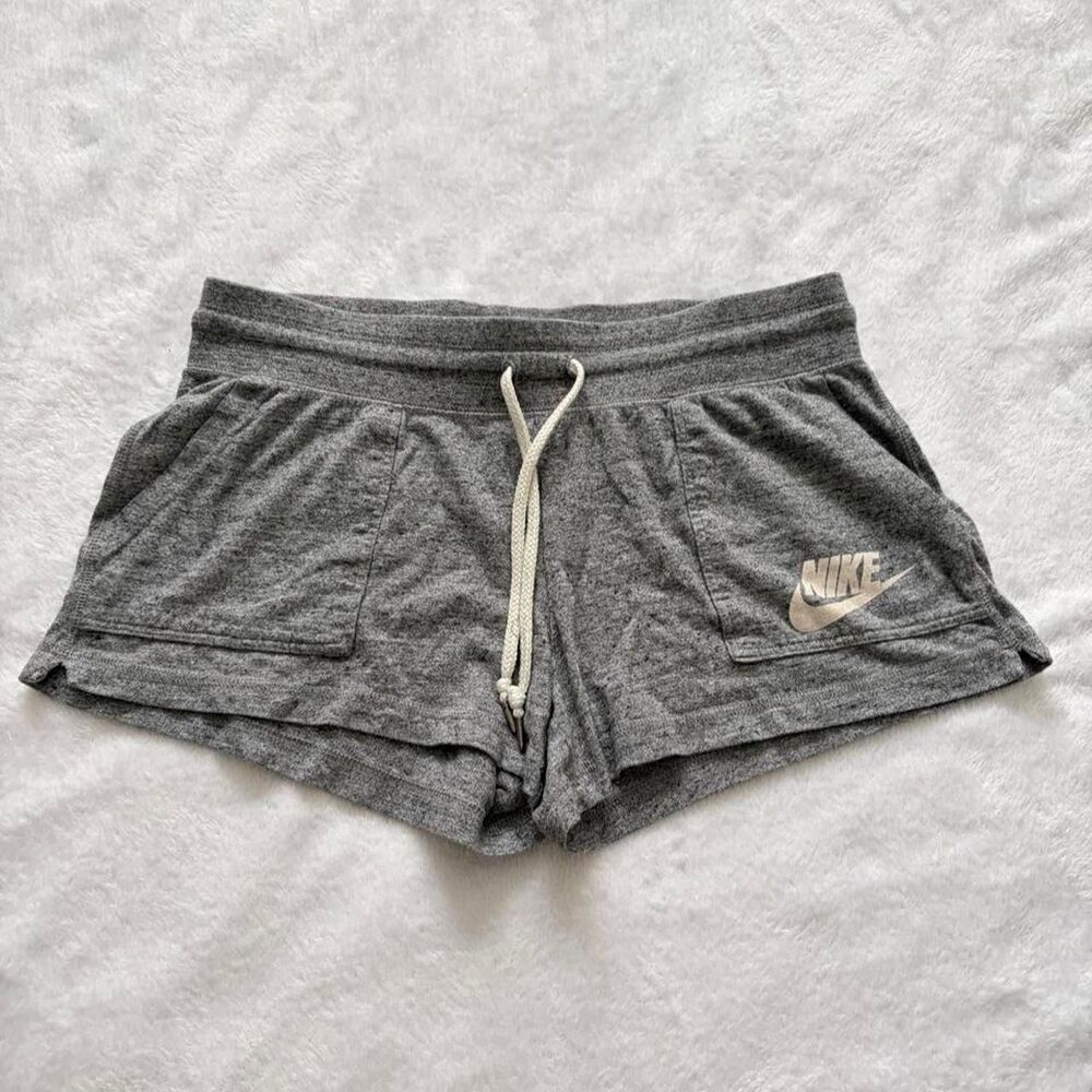 Nike Gray Lounge Shorts Women's M Athletic Workout Streetwear Cozy Comfort